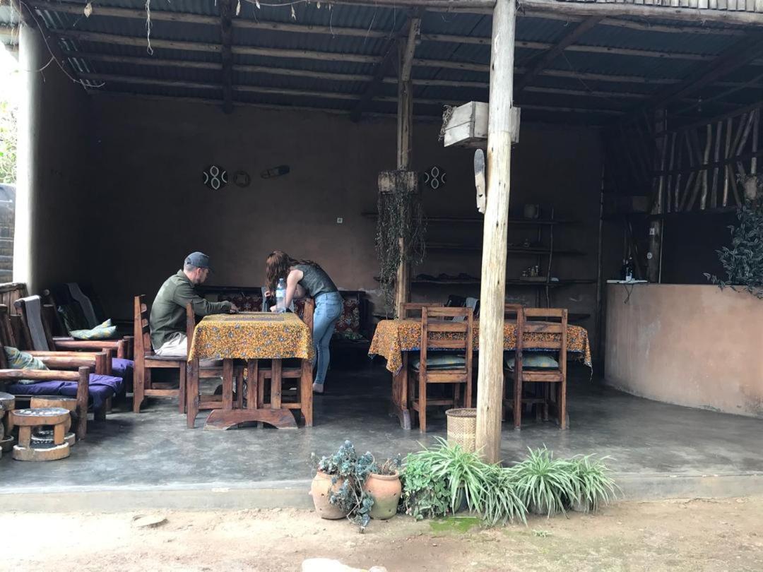Om Hostel Bunyonyi Kabale エクステリア 写真