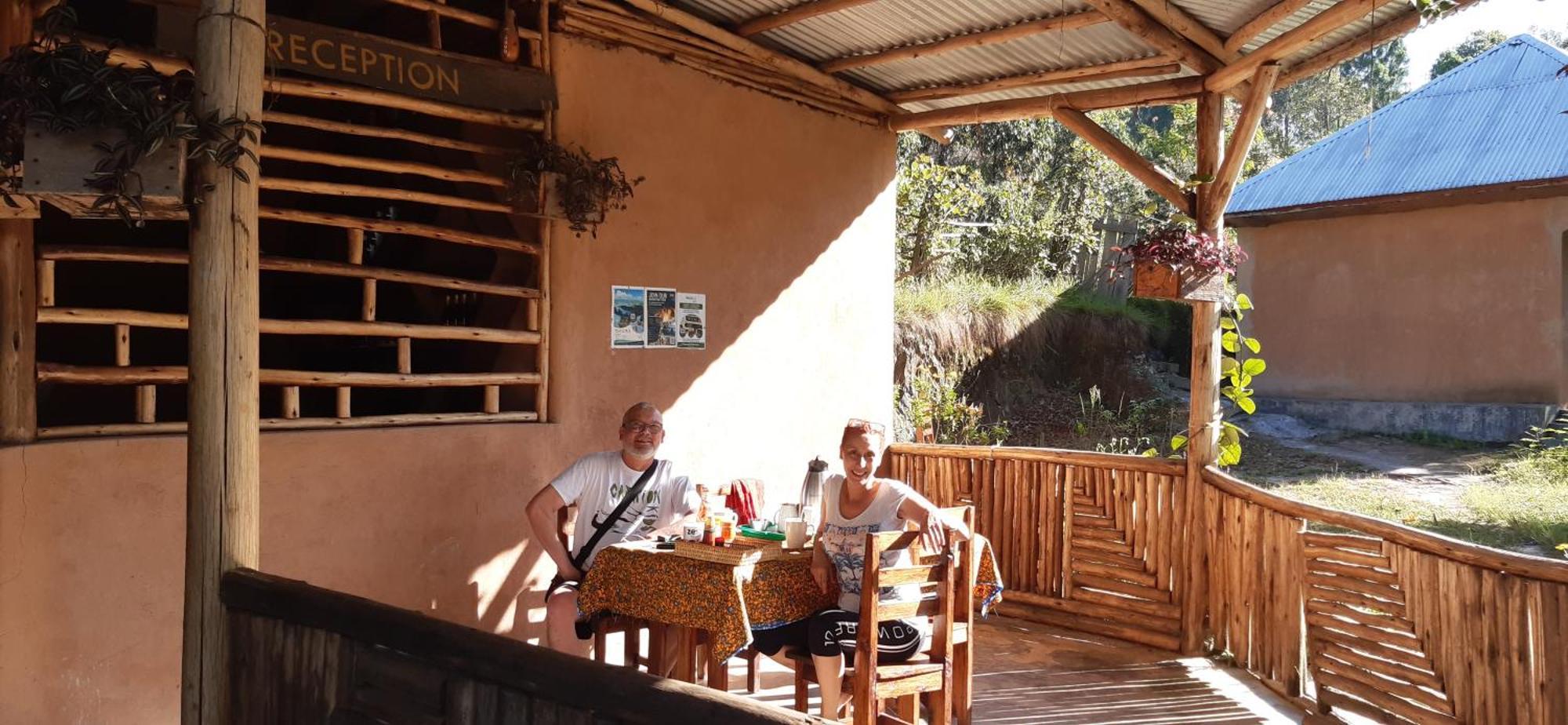 Om Hostel Bunyonyi Kabale エクステリア 写真