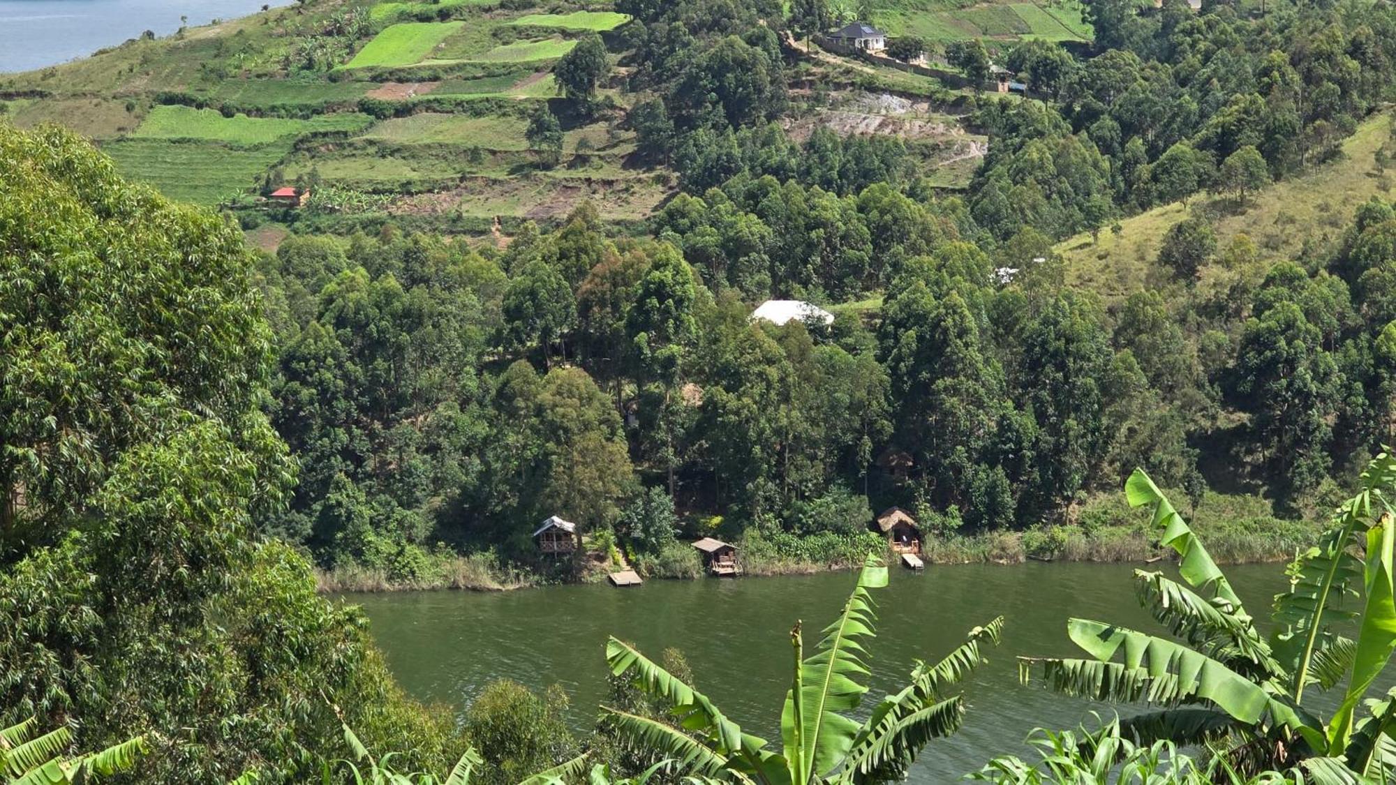 Om Hostel Bunyonyi Kabale エクステリア 写真