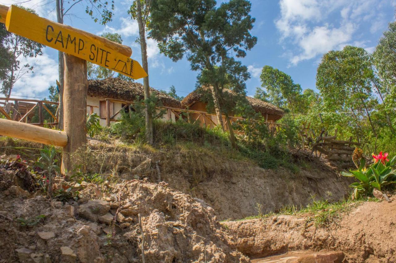 Om Hostel Bunyonyi Kabale エクステリア 写真